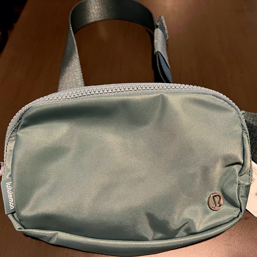 NWT Lululemon Everywhere Belt Bag Tidewater Teal